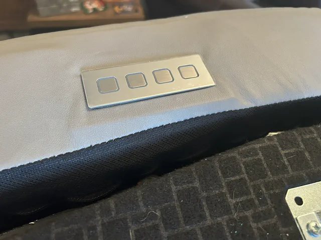 Four-button electric recliner control fitted after replacement
